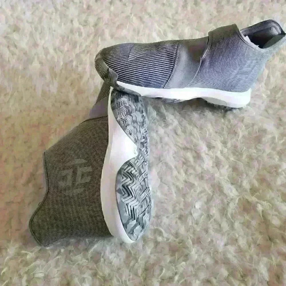 Adidas Harden Men's Baskeball Shoes Size 10 - Picture 2 of 9